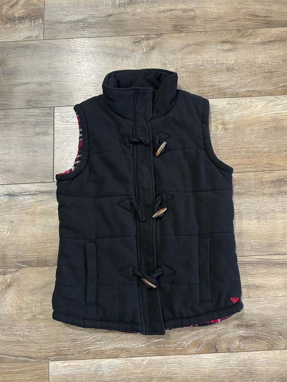 Roxy Black Puffer Vest with Toggle Buttons and Red Plaid Lining Size Large